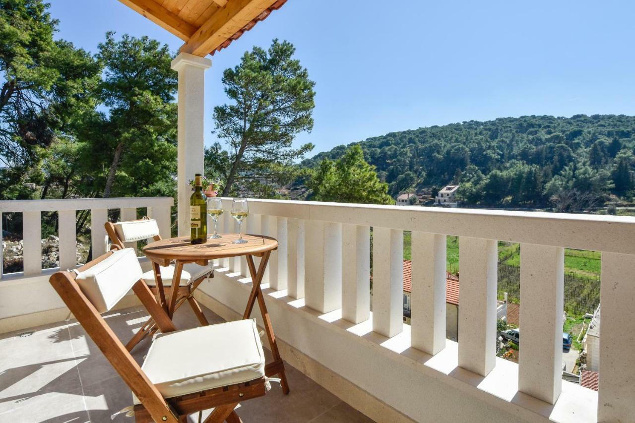 Mar 1 - Luxury Pucisca