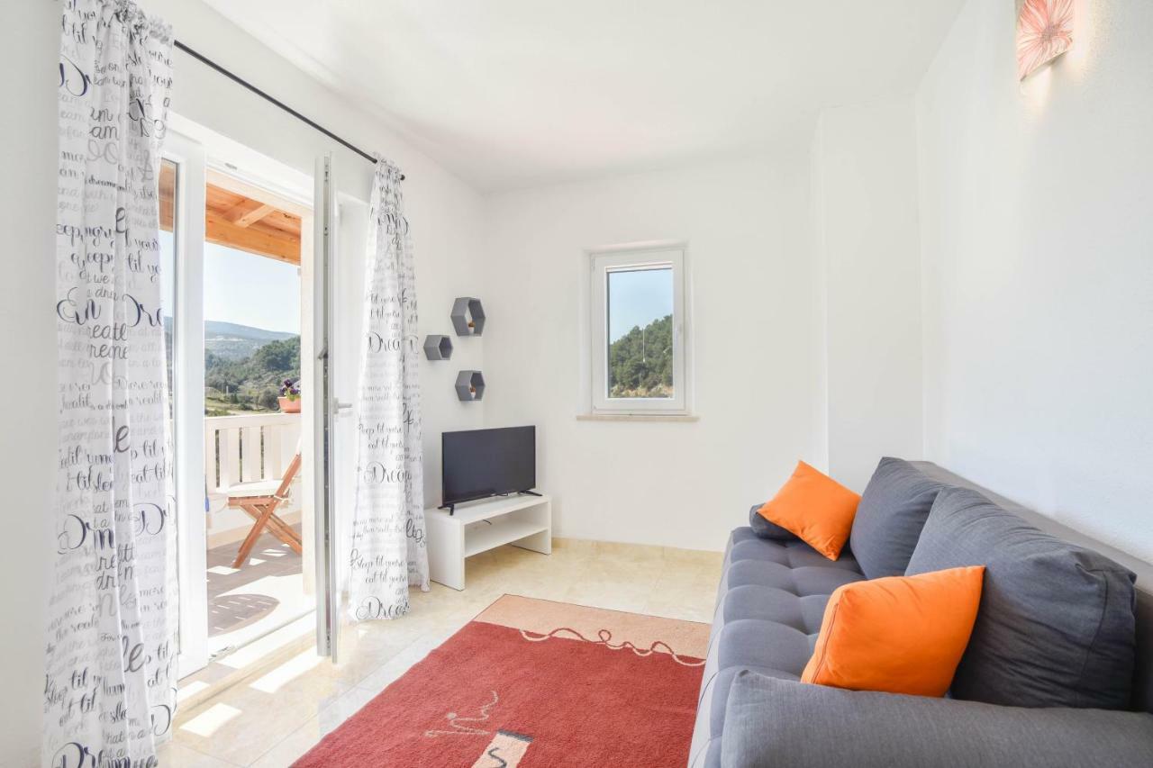 Mar 1 - Luxury Apartment Pucisca