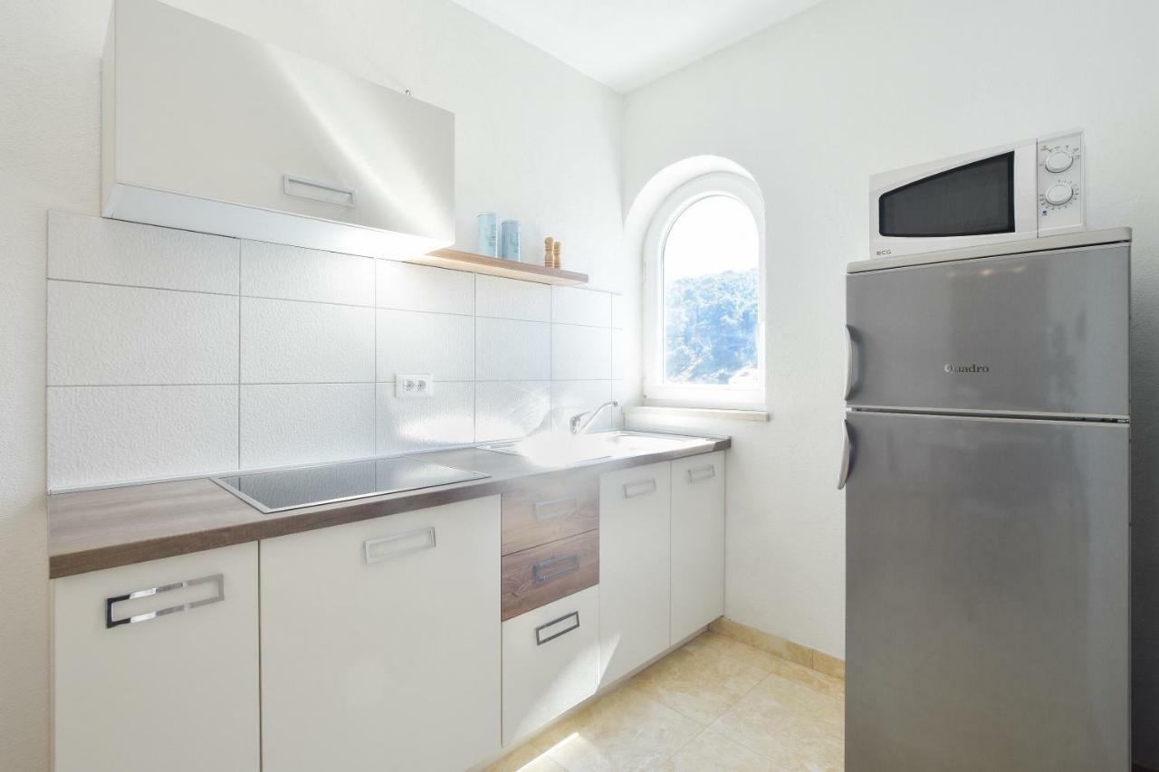 Mar 1 - Luxury Apartment