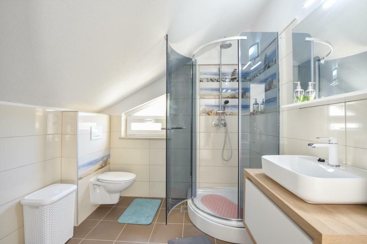 Mar 1 - Luxury Apartment *